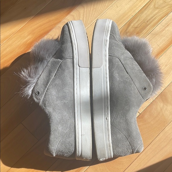 Sam Edelman Slip On Gray Sneakers with Faux Fur Pom Poms Size 9.5 - Picture 4 of 8
